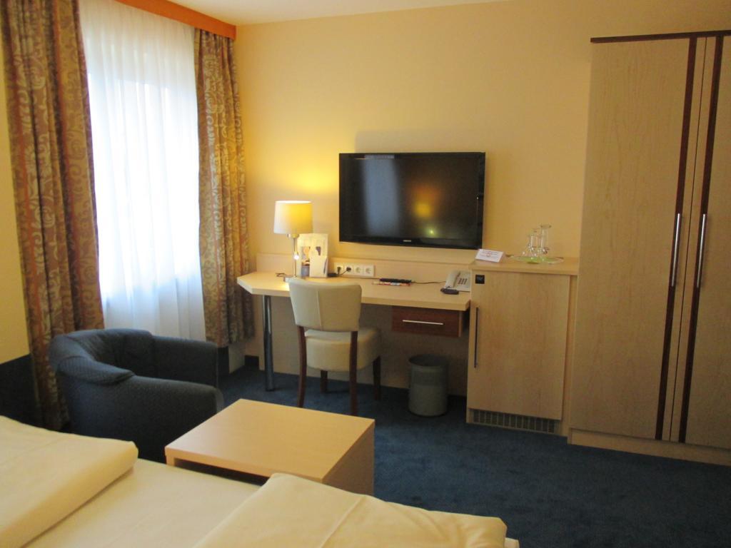 רגנסבורג Hotel Apollo Garni מראה חיצוני תמונה