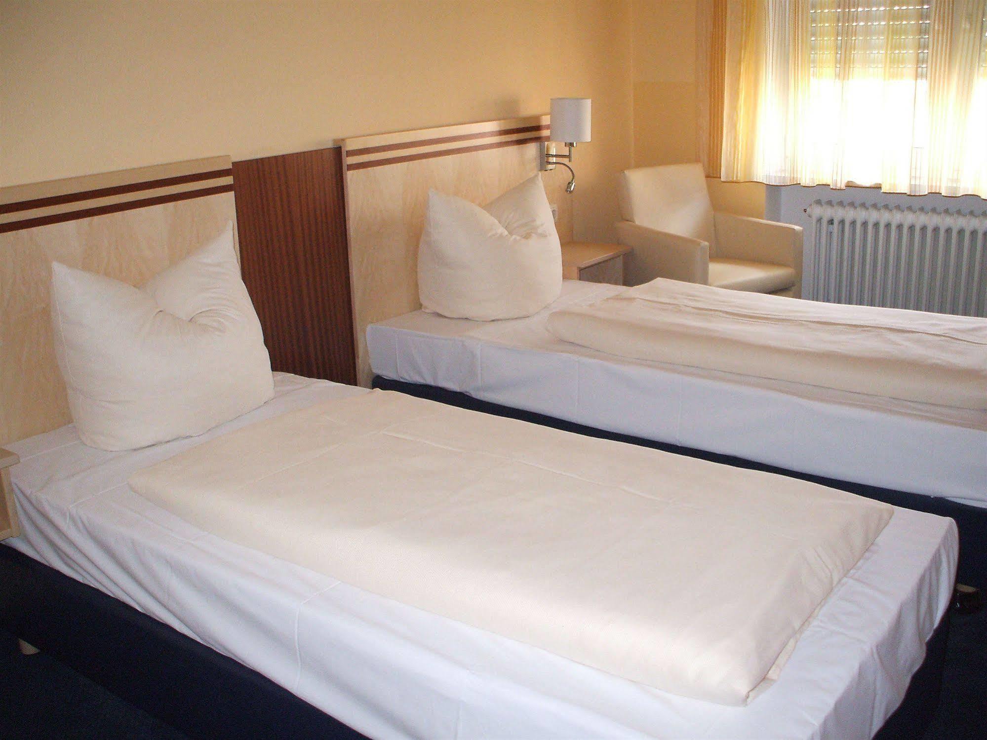 רגנסבורג Hotel Apollo Garni מראה חיצוני תמונה